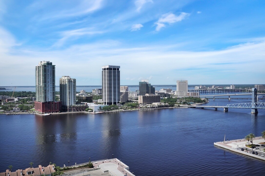 Building Photo - 400 E Bay St