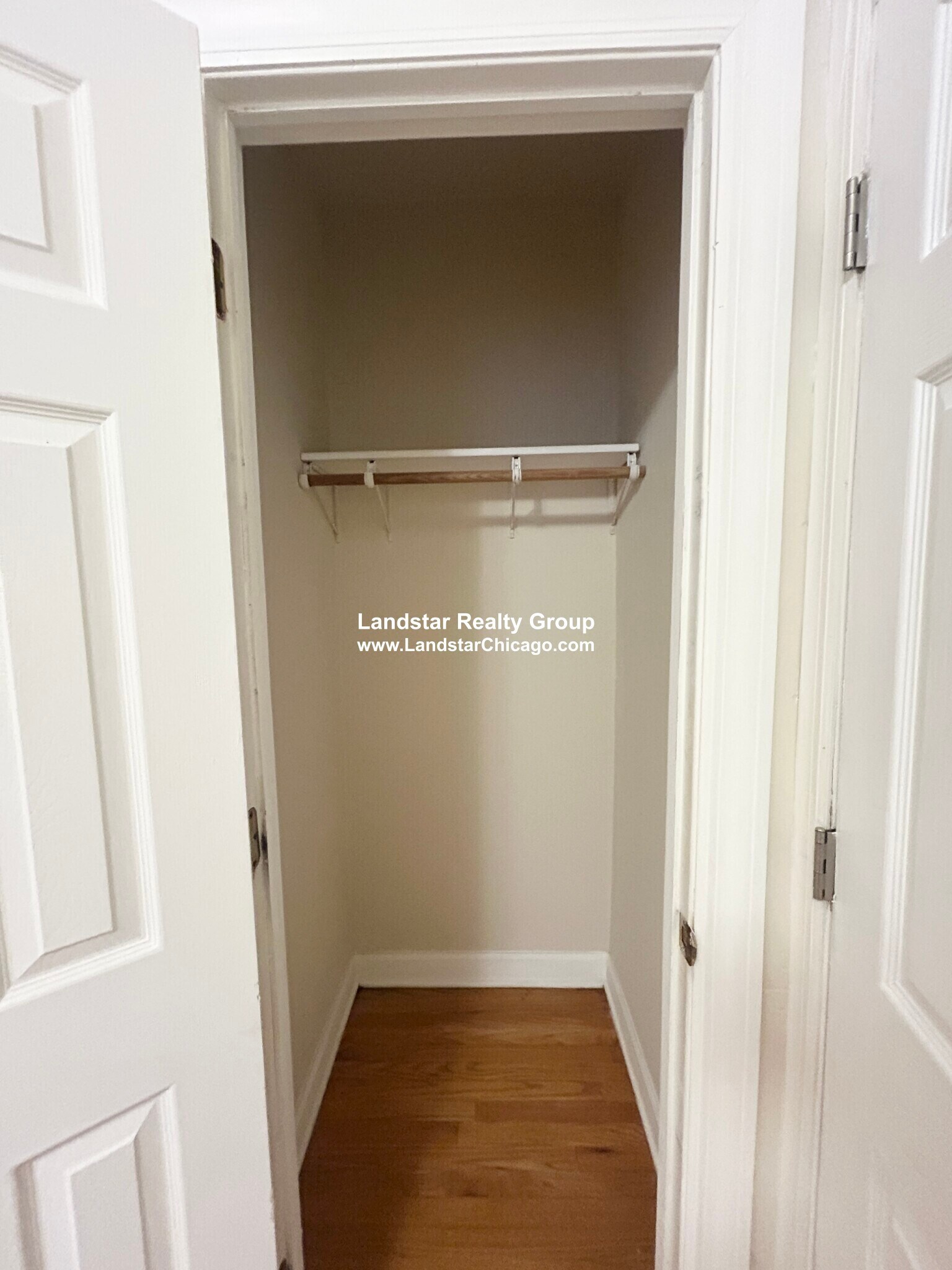 Building Photo - 1313 W Touhy Ave