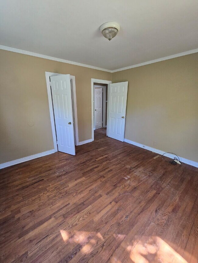 Building Photo - 336 Crosby Cir