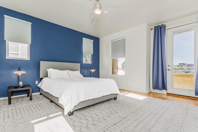 Building Photo - 706 E Washington St