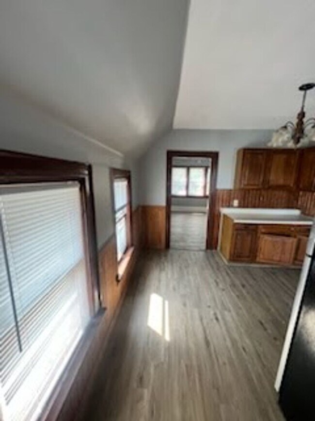 Building Photo - 2146 S Aldrich St