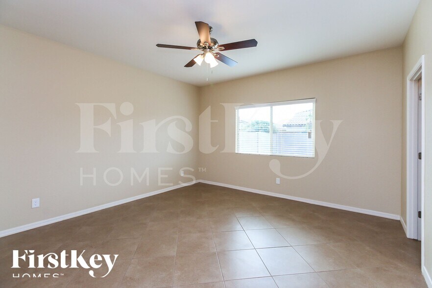 Building Photo - 625 W Mangrove Rd