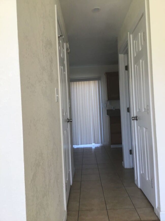 Building Photo - Townhouse Available