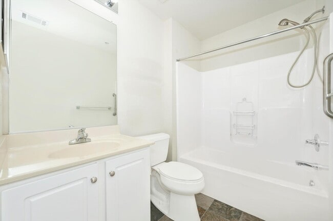 Building Photo - Elevator Condo in Frederick Pent House Level