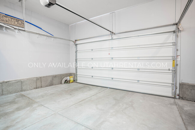 Building Photo - 6459 W Arranmore Dr