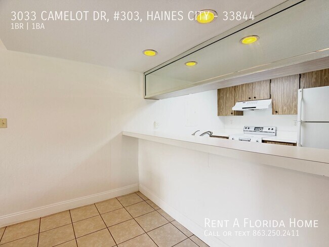 Building Photo - 3033 Camelot Dr
