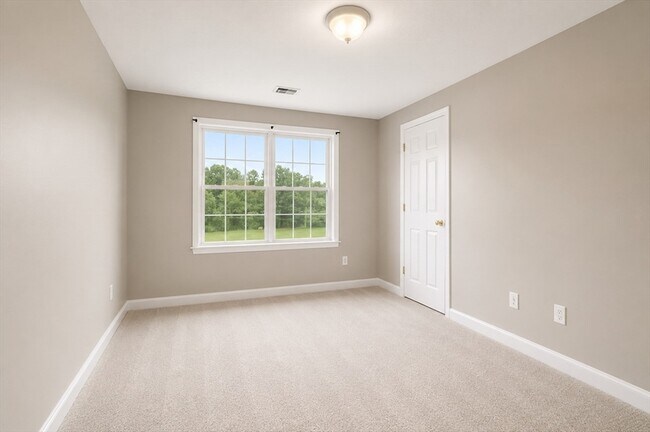 Building Photo - 30-32 Harriet Thayer Avenue Unit 1