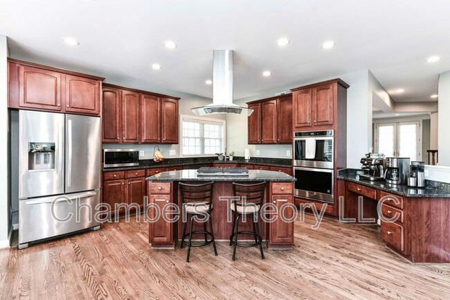 Building Photo - 25798 S Village Dr
