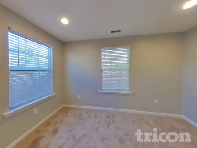 Building Photo - 39 Timber Ln