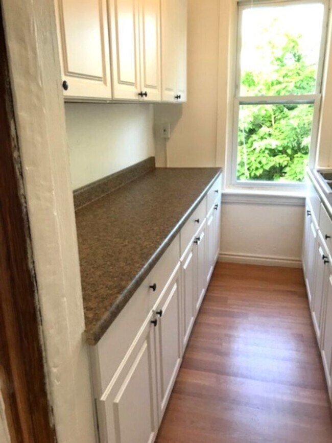 Building Photo - 4 Osborn St