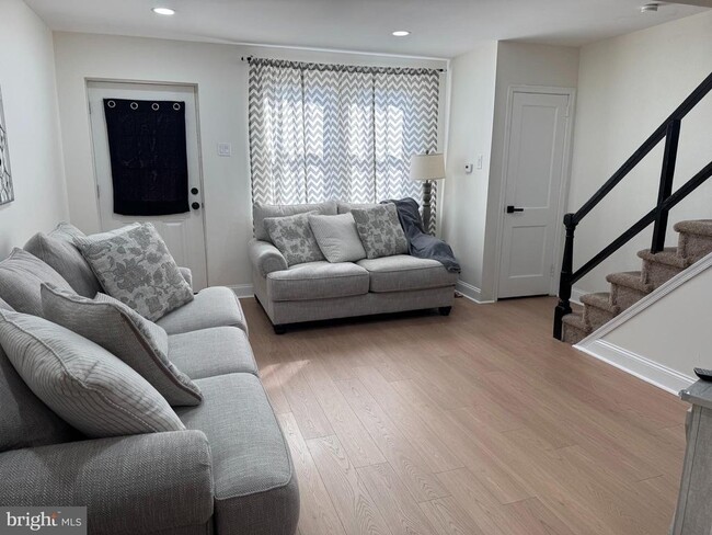 Primary Photo - 6302 Hegerman St