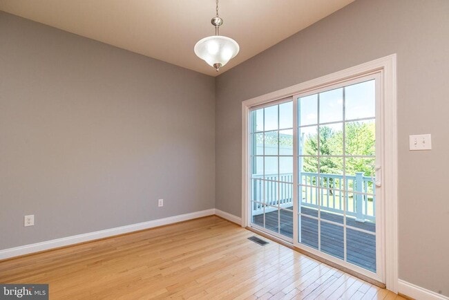 Building Photo - 3216 Brookside Dr