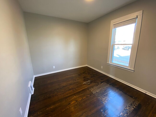 Building Photo - Fully Remodeled 3Bedroom House!