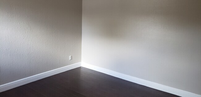 Building Photo - 1511 Grayson Dr