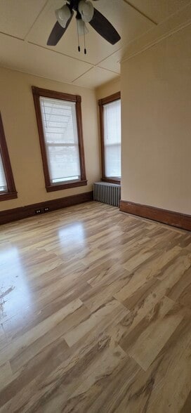 Bed 1 - 109 South Ave