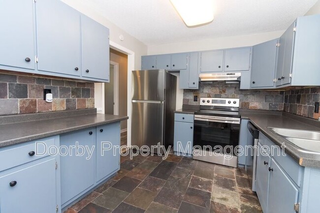 Building Photo - 7707 Canyon Dr