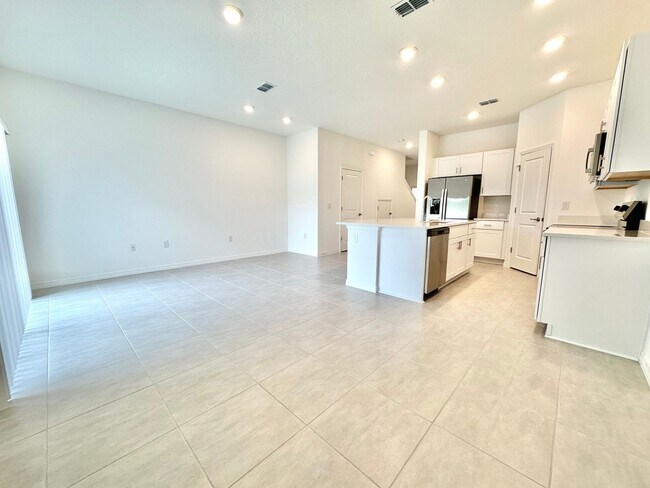 Building Photo - Stylish 3Bedrooms 2.5Bath townhome-living ...