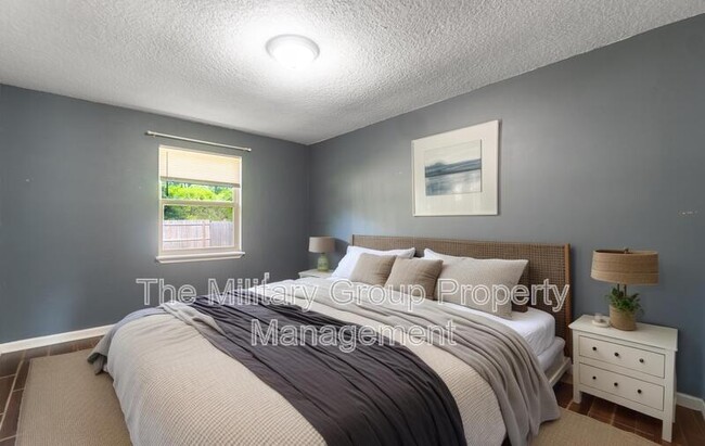 Building Photo - 4142 Oriely Dr W