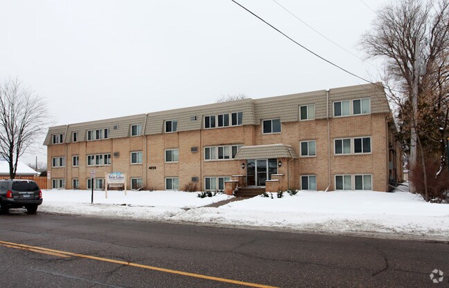 Twin Lakes Apartments - Twin Lakes