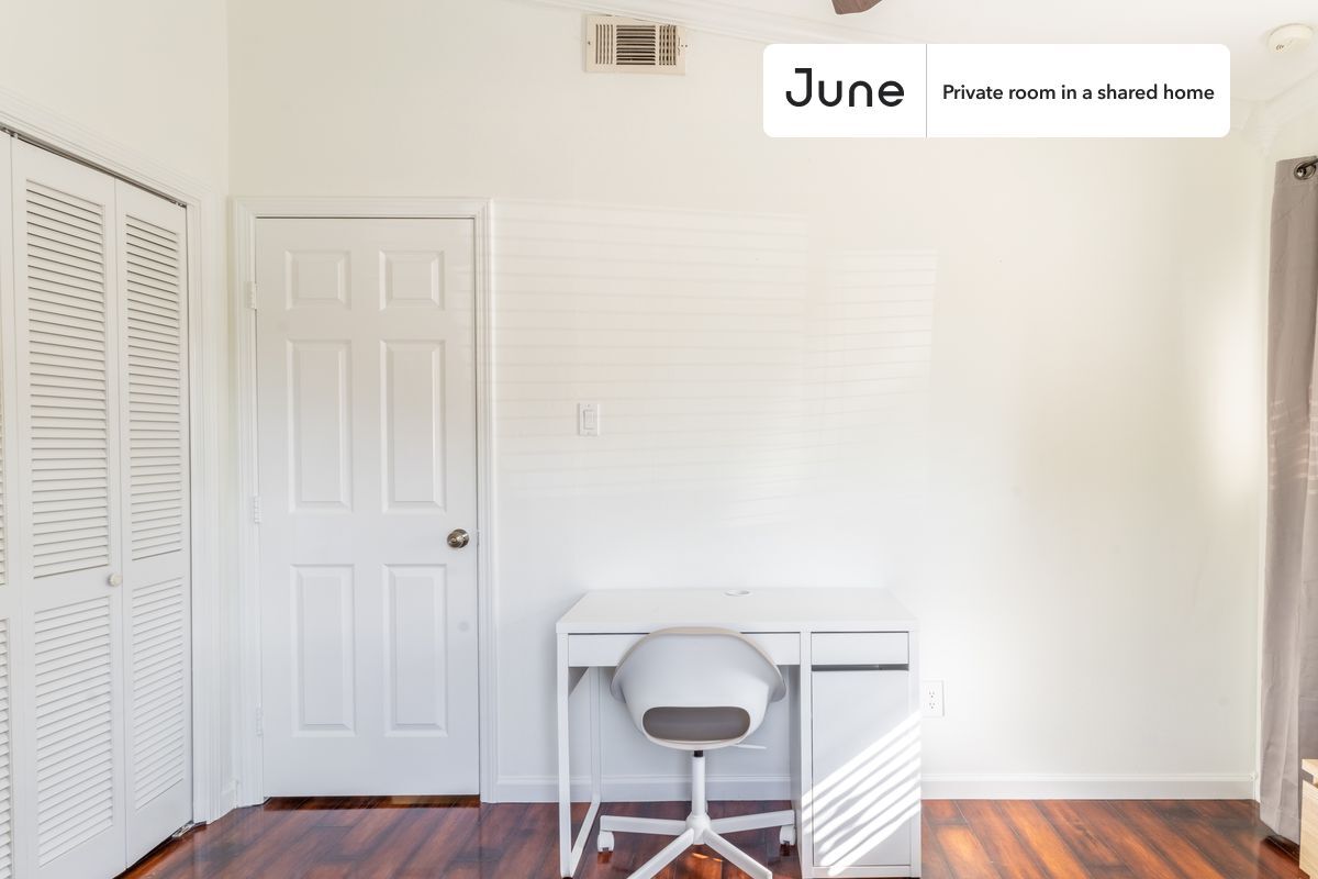 Building Photo - Room in Shared 4 bed/2 bath home