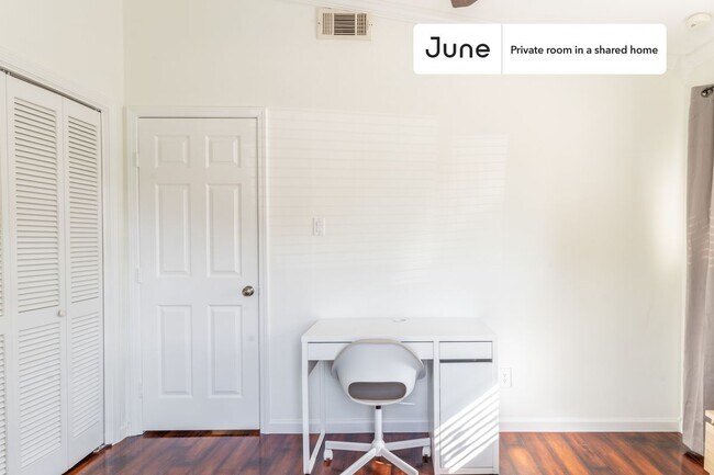 Building Photo - Room in Shared 4 bed/2 bath home