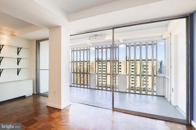 Building Photo - 1301 Delaware Ave SW