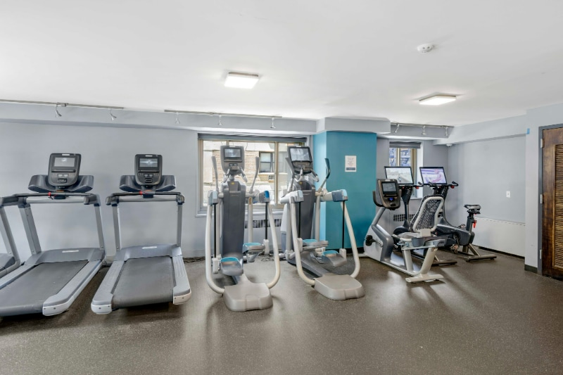 Building Photo - 1340 N Lake Shore Dr