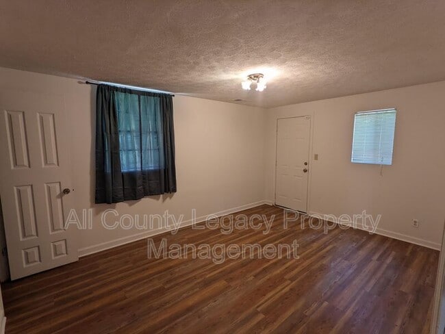 Building Photo - 4566 Town Crier Rd SW