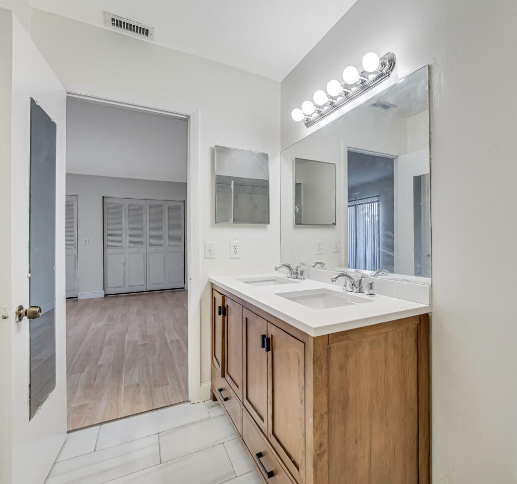 Building Photo - 4205 Turnberry Cir