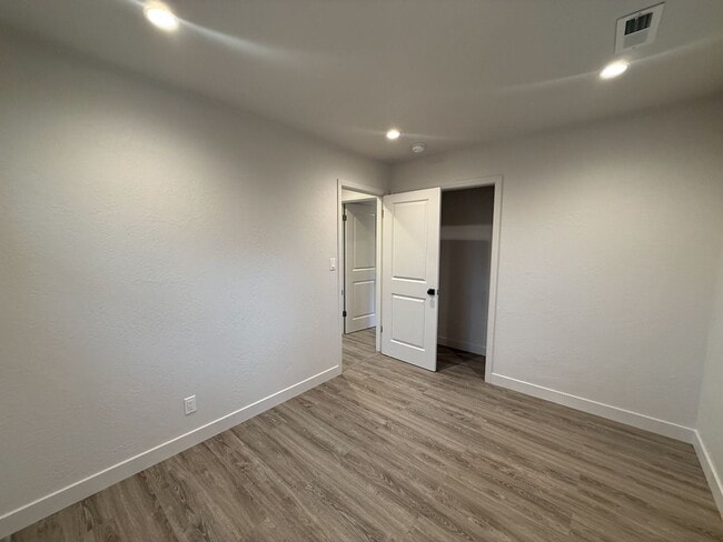 Building Photo - Immaculate FULL-REMODEL: 3 Bed 2 Bath Spokane Home w/ Brand New Everything!!