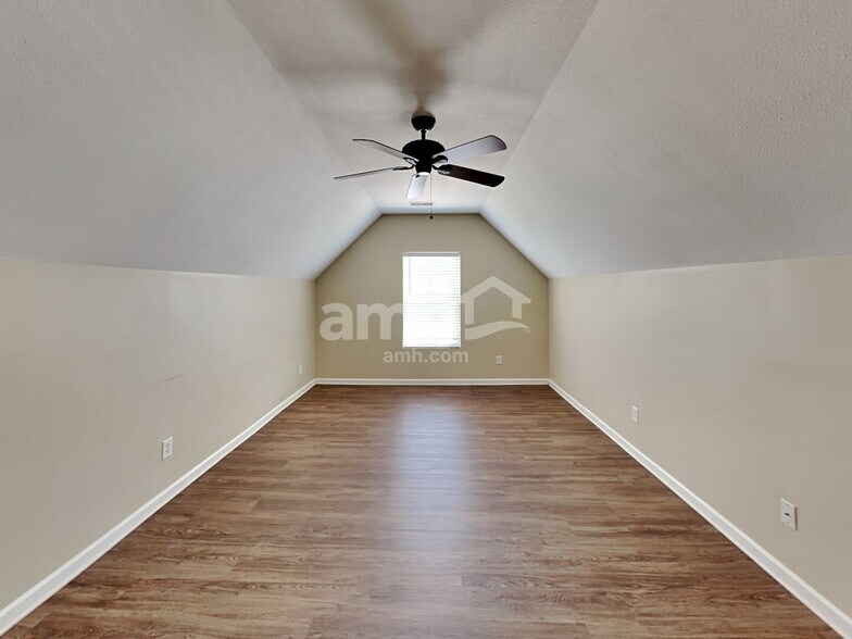 Building Photo - 14716 Castletown House Dr