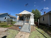 Building Photo - 1518 Oak St