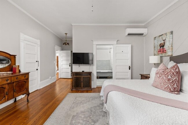 Building Photo - 201 Ramona St