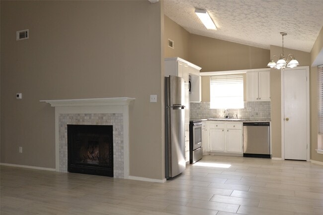 Building Photo - 17014 Blue Mist Dr