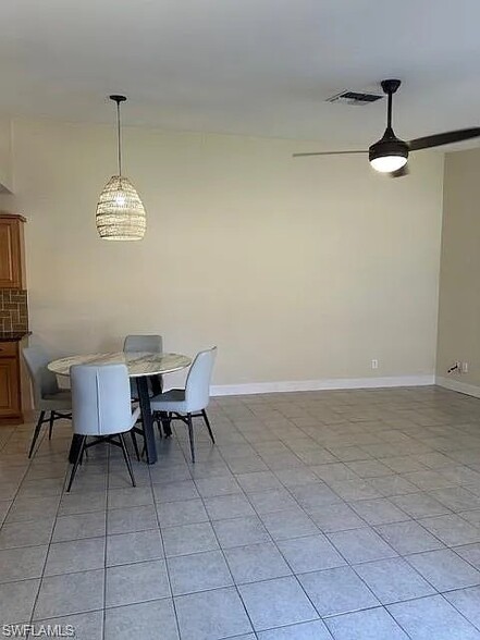 Building Photo - 5638 Foxlake Dr