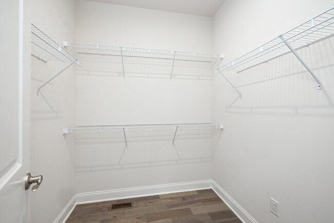Building Photo - 3000 N Spurway Dr