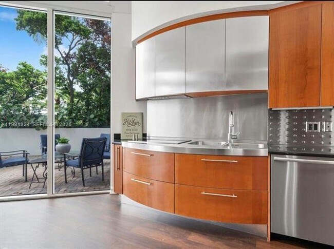 Building Photo - 18101 Collins Ave