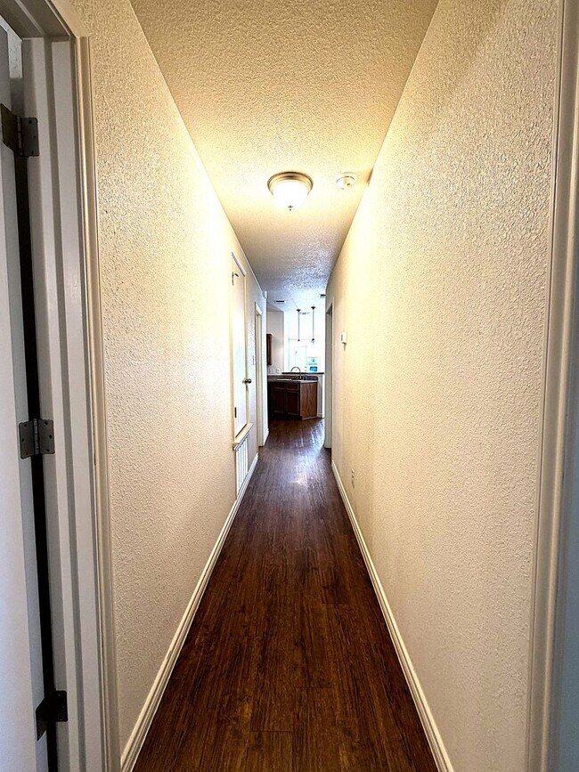Building Photo - 1511 Justin Lp