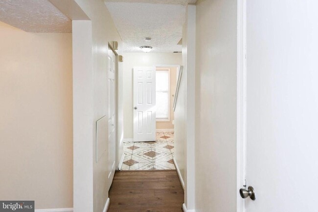 Building Photo - 2115 N Anvil Ln