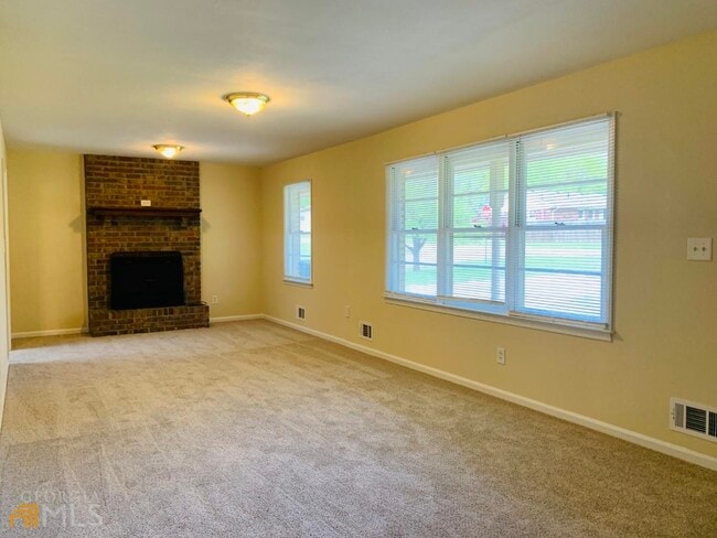 Building Photo - 105 Sunrise Dr