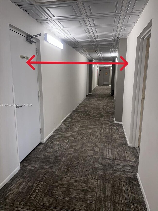 Building Photo - 400 N Riverside Dr