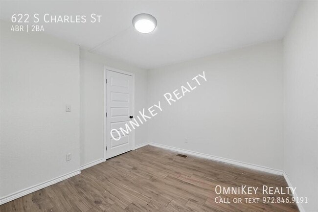 Building Photo - 622 S Charles St