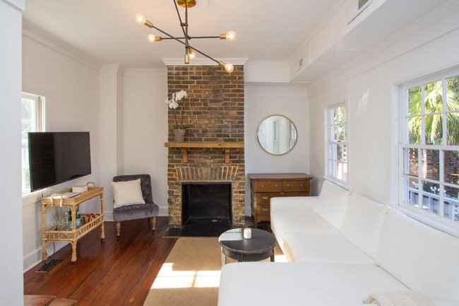 Building Photo - 2 BD/2 BA in Harleston Village