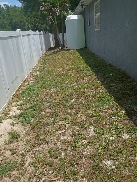 Building Photo - 4213 Garden Blvd