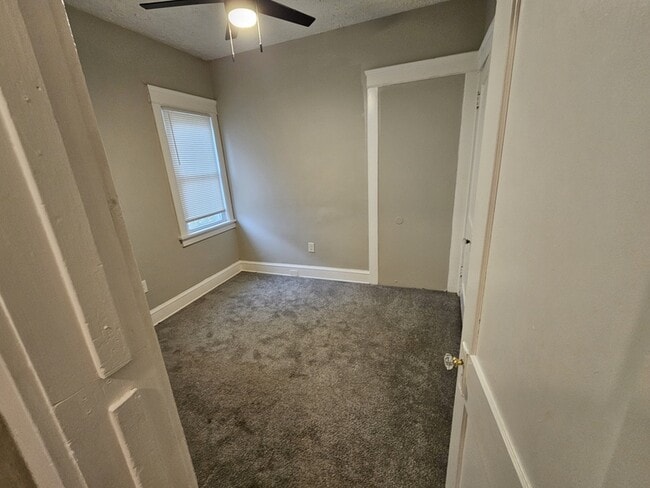 Building Photo - 2032 W 98th St