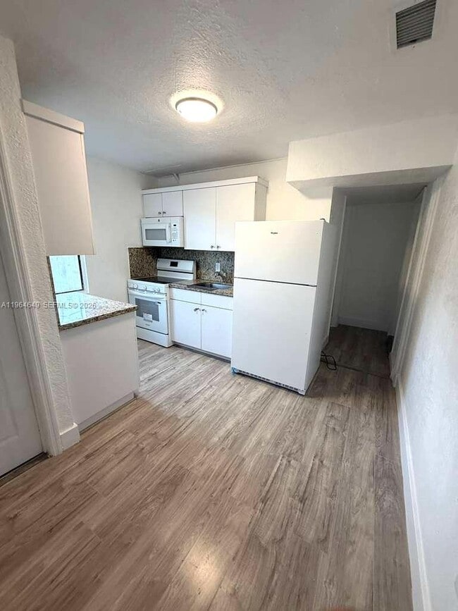 Building Photo - 326 NW 96th St