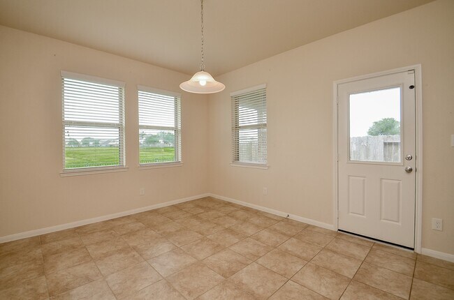 Building Photo - 2227 Leonetti Ln