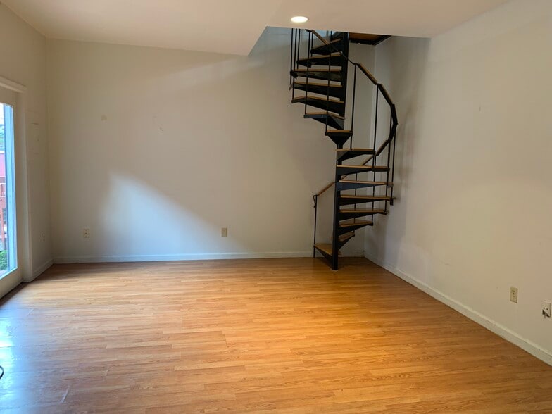 Living Room - 111 E 6th St
