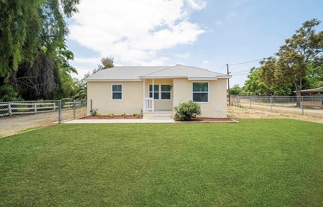 Primary Photo - 25885 Creag Ave