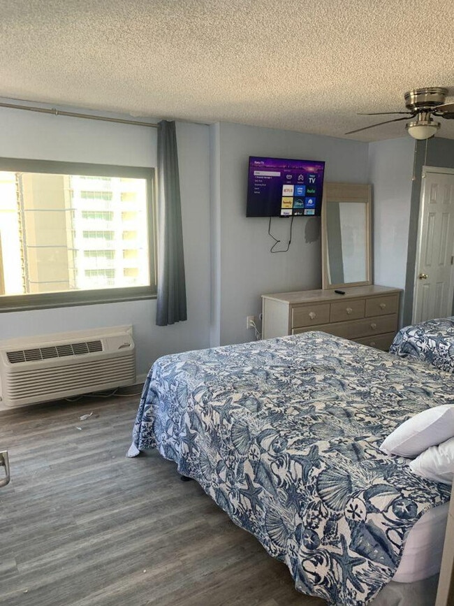 Building Photo - 2406 N Ocean Blvd